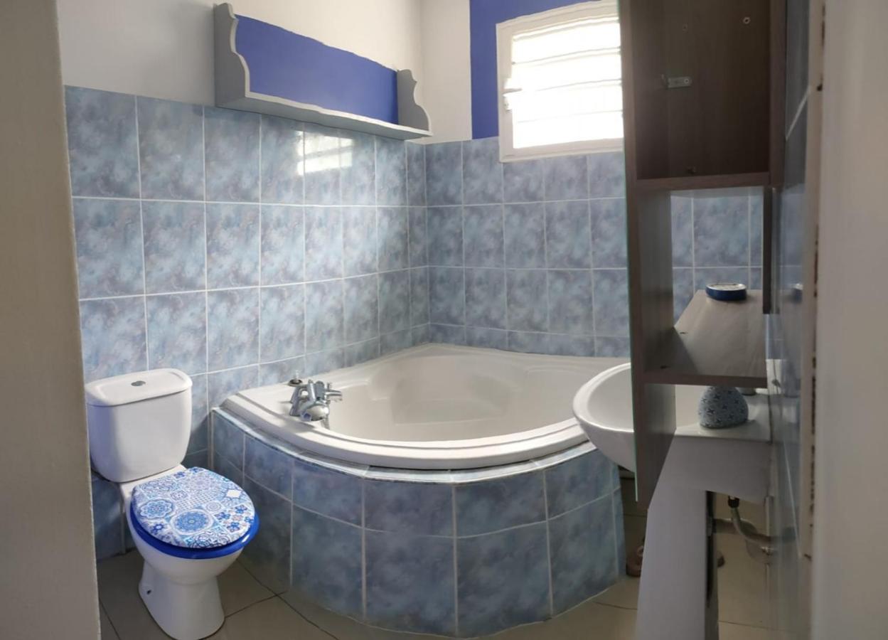 Petite Maison A 12Mn Du Bassin De Manapany 생조세프 외부 사진